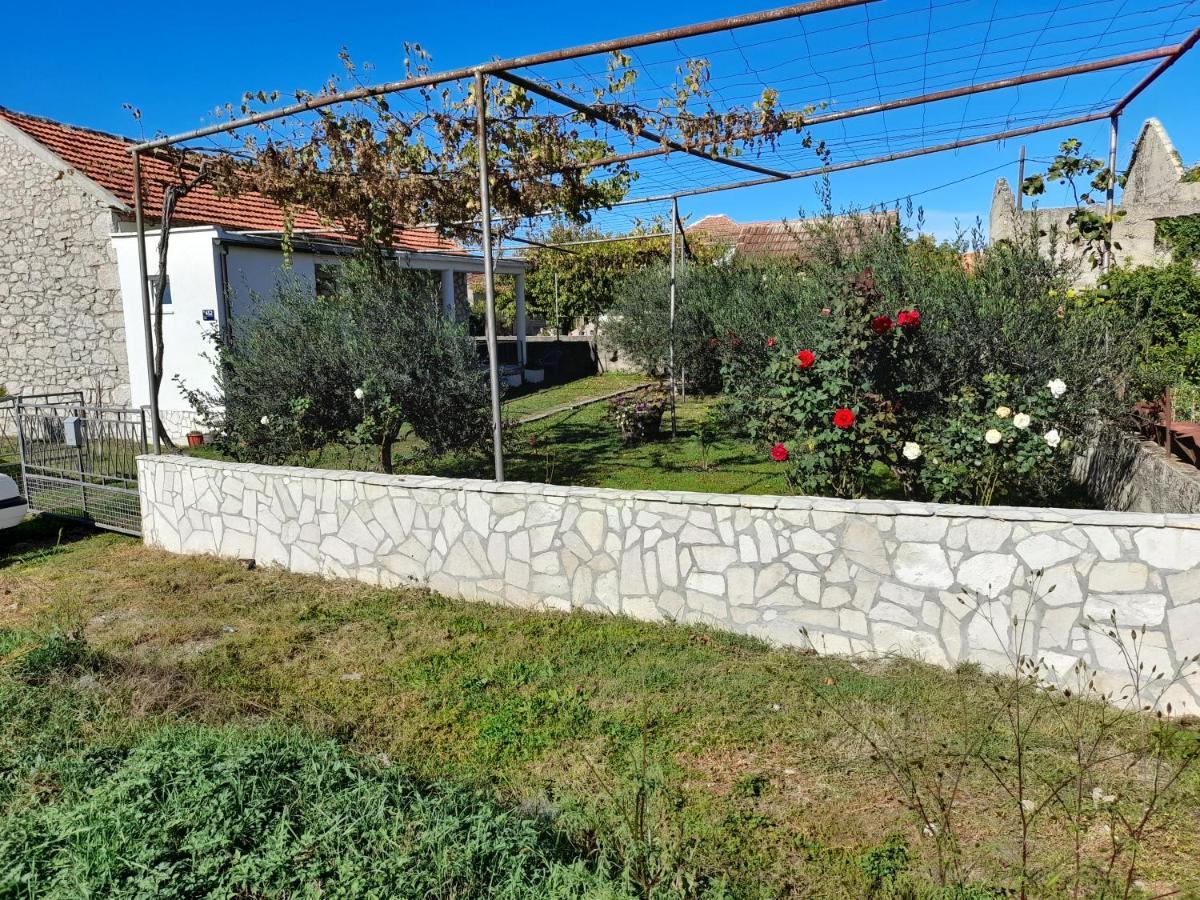 Kamena Kuca Family Rodin Appartement Čapljina Kamer foto